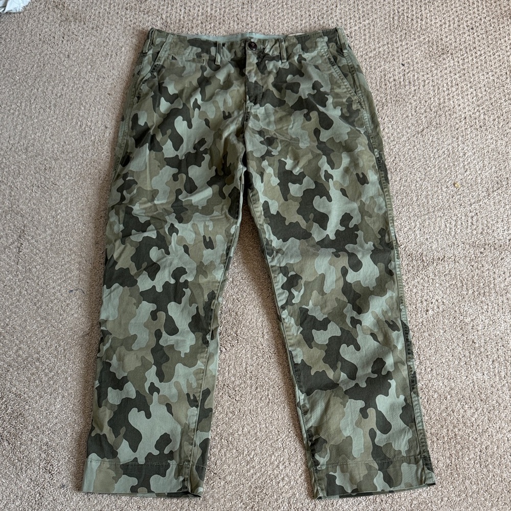 GAP Women's Green Camouflage Cargo Pants